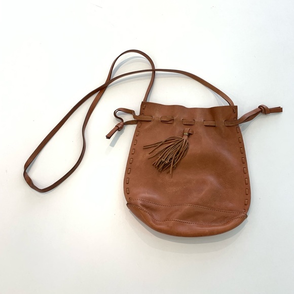 Madewell Handbags - Madewell The Dylan Crossbody Bag